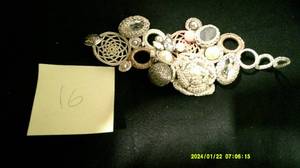 lot 16 image: 30 Bracelets New Fashion Jewelry Lot