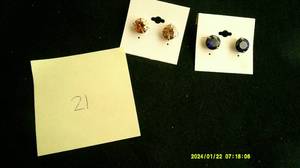 lot 21 image: 140 Earrings New Fashion Jewelry Lot