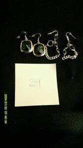 lot 29 image: 190 Earrings New Fashion Jewelry Lot