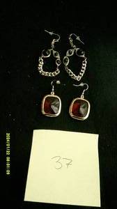 lot 37 image: 140 Earrings New Fashion Jewelry Lot