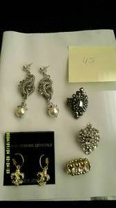 lot 45 image: 10 Dozen Rings &amp Earrings New Fashion Jewelry Lot