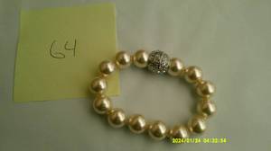 lot 64 image: 20 Bracelets New Fashion Jewelry Lot