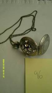 lot 114 image: 30 Necklaces New Fashion Jewelry Lot