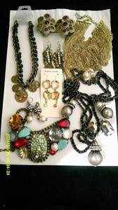 lot 120 image: 38 Assorted Jewelry New Fashion Jewelry Lot