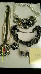 lot 121 image: 26 Assorted Necklaces &amp Bracelets New Fashion Jewelry Lot