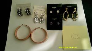 lot 124 image: 70 Assorted Earrings New Fashion Jewelry Lot