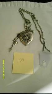 lot 127 image: 14 Necklace New Fashion Jewelry Lot