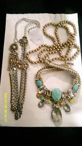 lot 132 image: 20 Assorted Jewelry