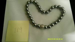 lot 137 image: 25 Necklaces New Fashion Jewelry Lot