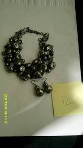lot 144 image: 25 Necklace &amp Earrings New Fashion Jewelry Lot