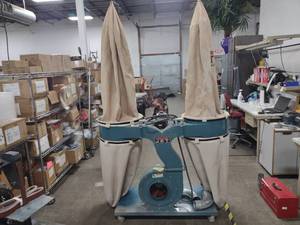 lot 10 image: Jet Dust Collector, Model DC1900, 2...