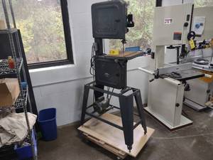 lot 15 image: Power Kraft Heavy Duty 14 Bandsaw...
