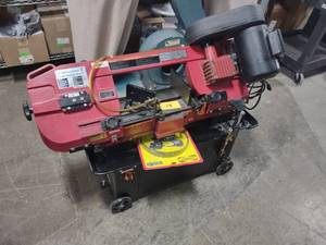 lot 18 image: Northern Metal Cutting Bandsaw, 7x...
