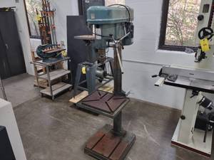lot 7 image: Enco 22 Drill Press, 1 hp, 58 Ch...