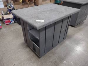 lot 225 image: Carpet Top Rolling Work Station...