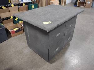 lot 226 image: Carpet Top Rolling Work Station...