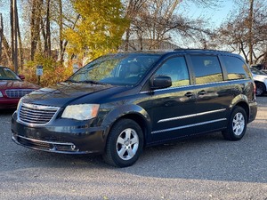 2013 CHRYSLER TOWN AND COUNTRY TOURING (NO RESERVE)