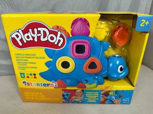 lot 15 image: New Play-Doh Shapes and Colors Dinosaur