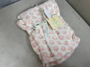 lot 23 image: New Lullaby Kids Luxury Velvet Baby Blanket