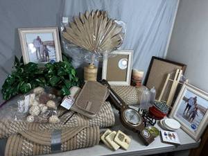 lot 79 image: Heavy Woven Rugs, Home Decor, Coaster Sets, Weather Decor, and More