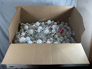 lot 95 image: HUGE Box Full of New Christmas Ball Garland