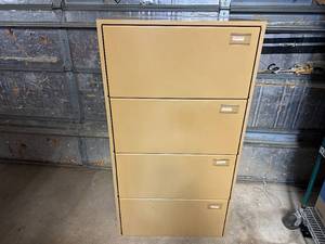 lot 8 image: 4 Drawer Lateral File Cabinet