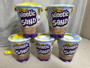 lot 115 image: 5 New Containers of Kinetic Play Sand