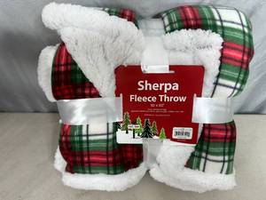 lot 180 image: New Sherpa Fleece Throw Blanket