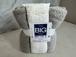 lot 208 image: 6 New Big One Wash Cloths