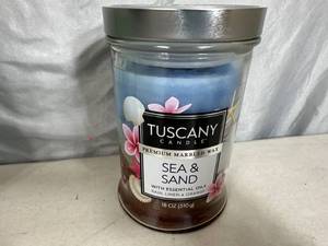 lot 238 image: New 18 oz Tuscany Premium Candle with Essential Oils