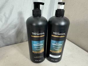lot 268 image: 2 New Large Bottles of Tresemme Shampoo and Conditioner