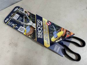 lot 341 image: New BBQ Croc 18 Inch 3 in 1 BBQ Tool