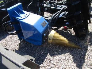 lot 43 image: Future Mini Skid Steer Wood Splitter Drill