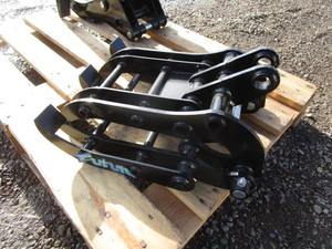 lot 124 image: Future Mini Excavator 16 Grapple