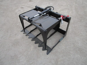 lot 6 image: Future Mini Skid Steer 44 Skeleton Grapple Bucket