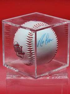 lot 71 image: Autographed Baseball by Minnesota Twins Greats Ron Coomer  Paul Molitor & 
