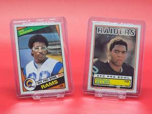 lot 160 image: (2) Topps NFLs Greatest Rookie Cards