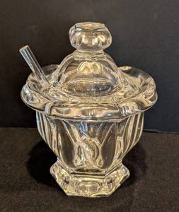 lot 43 image: LL - Baccarat Harcourt Missouri Crystal Jam Jar with a Matching Lid and Spoon