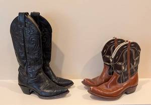 lot 74 image: LL - Pair of Womens Western Cowboy Boots Black and Brown Size 5.5