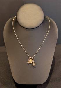 lot 104 image: LL - Marc Jacobs 18in Gold Plated Necklace with Charms