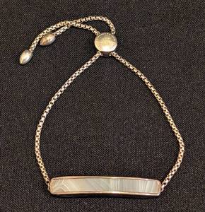lot 114A image: LL - Monica Vinader Baja Chain Bracelet with Agate Bar