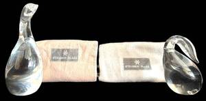 lot 28H image: ML - Pair of Steuben Glass Swan Figurines