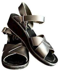 lot 35H image: ML - Kork-Ease The Original Handmade Sandals Size 6B