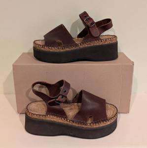 lot 74L image: LL - Pair of Womens Brown Leather Platform Sandals Size 38