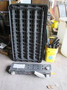 lot 75 image: Plastic Rubbermaid style 4-tier sto...