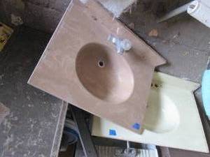 lot 81 image: One piece fiberglass sink vanity to...