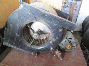 lot 87 image: Blower no. 95-7 with rolling workst...