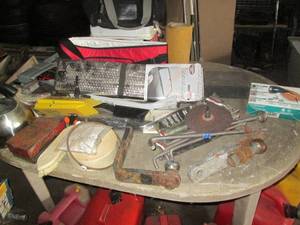 lot 129 image: Plastic oval outdoor patio table PL...