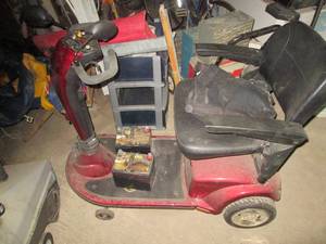 lot 1 image: Golden branded motorized mobilizati...