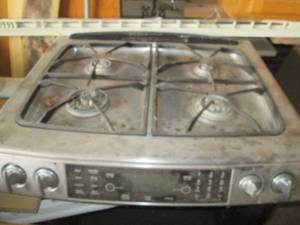 lot 11 image: Stainless steel gas stove with digi...